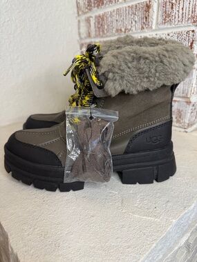 💥NEW💥 UGG Women's Ashton Addie Slate Boots.